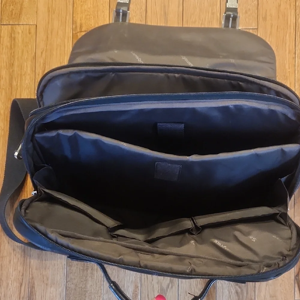 Samsonite Leather Messenger Laptop Bag Black Briefcase Work Travel 18